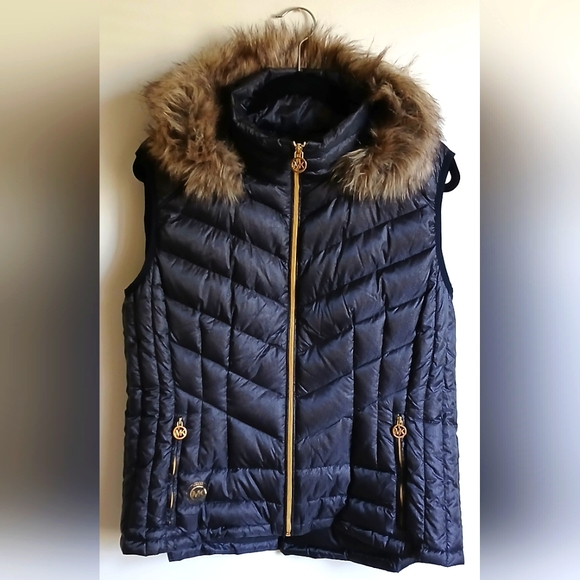 NWOT - Women's Michael Kors Down Filled Vest With Detachable Faux Fur Hood - XL - Picture 3 of 15